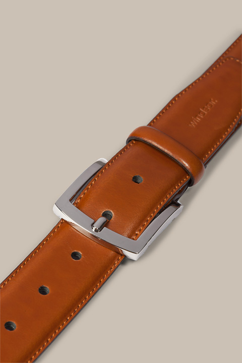 Leather belt in cognac