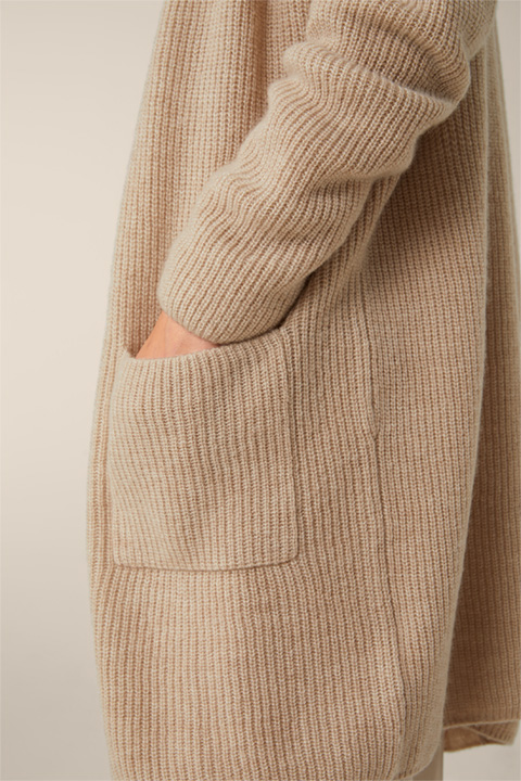 Cardigan en laine mélangée, avec de la soie et du cachemire, en beige