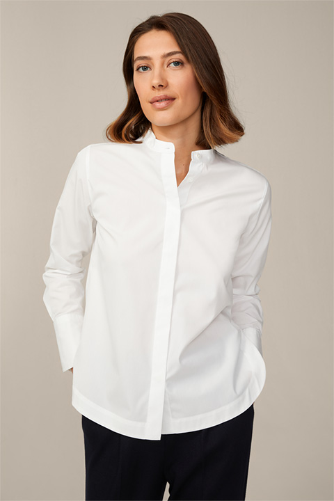Popeline-Baumwoll-Bluse mit Stehkragen in Weiß