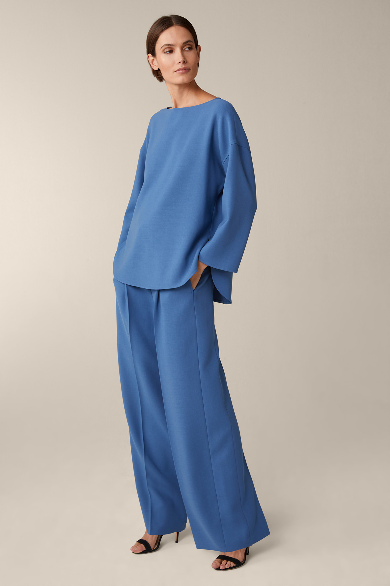 Wollcrêpe-Long-Bluse mit Seitenschlitz in Blau