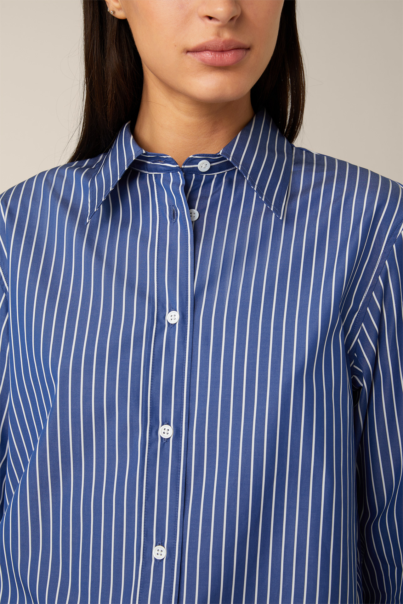 Popeline-Baumwoll-Streifen-Hemd-Bluse in Blau-Weiß gestreift