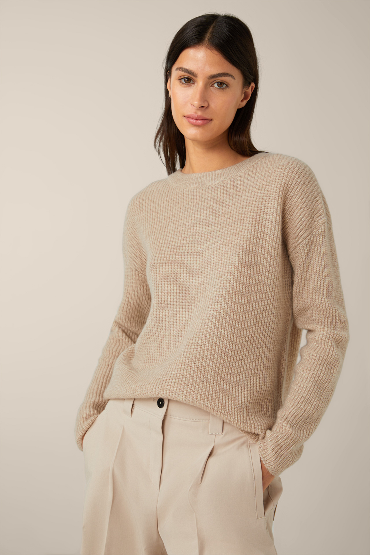 Wollmix-Pullover mit Seide und Cashmere in Beige