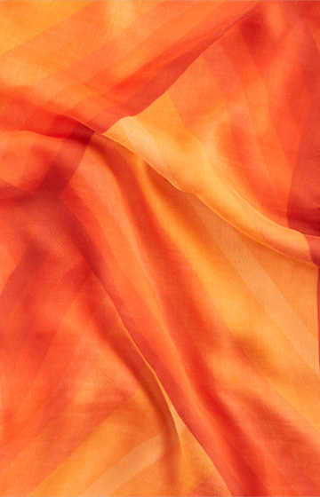 Scarf in modal in a red and orange pattern