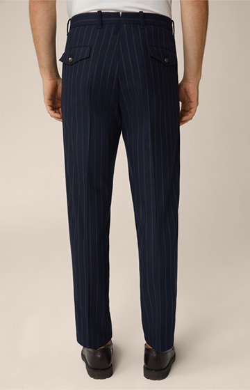 Pantalon modulable Sapo à pinces en laine mélangée, en bleu marine à rayures tennis marron
