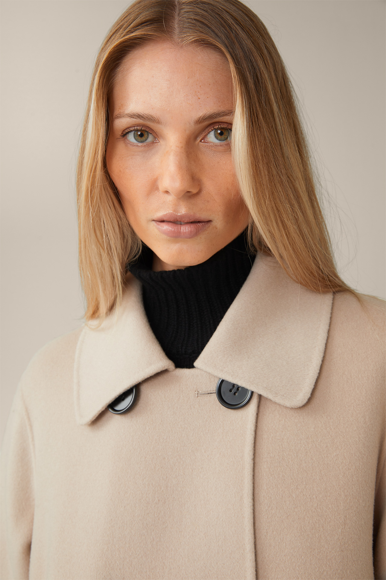 Double-breasted Wool Blend Coat with Cashmere in Beige - in the windsor.  Online-Shop