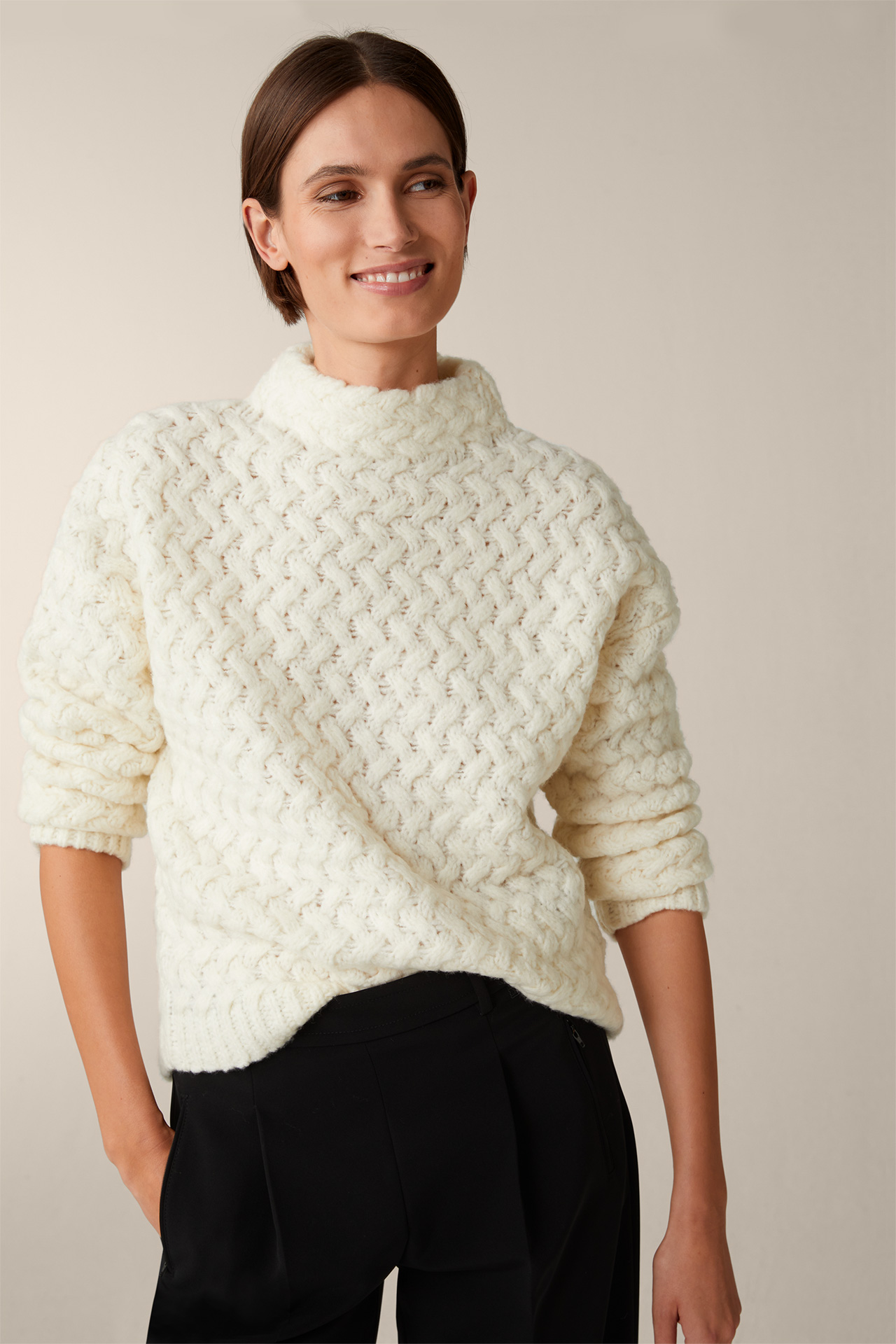 Wool Blend Knitted Sweater with Cashmere in Ecru, textured