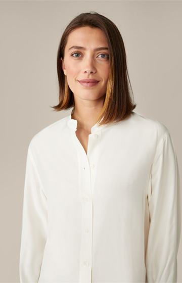 Long Blouse with Stand-up Collar and Silk in Ecru