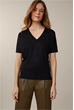 Tencel-Baumwoll-Shirt mit V-Ausschnitt in Schwarz
