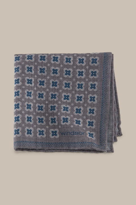 Virgin wool breast pocket handkerchief in a grey and blue pattern